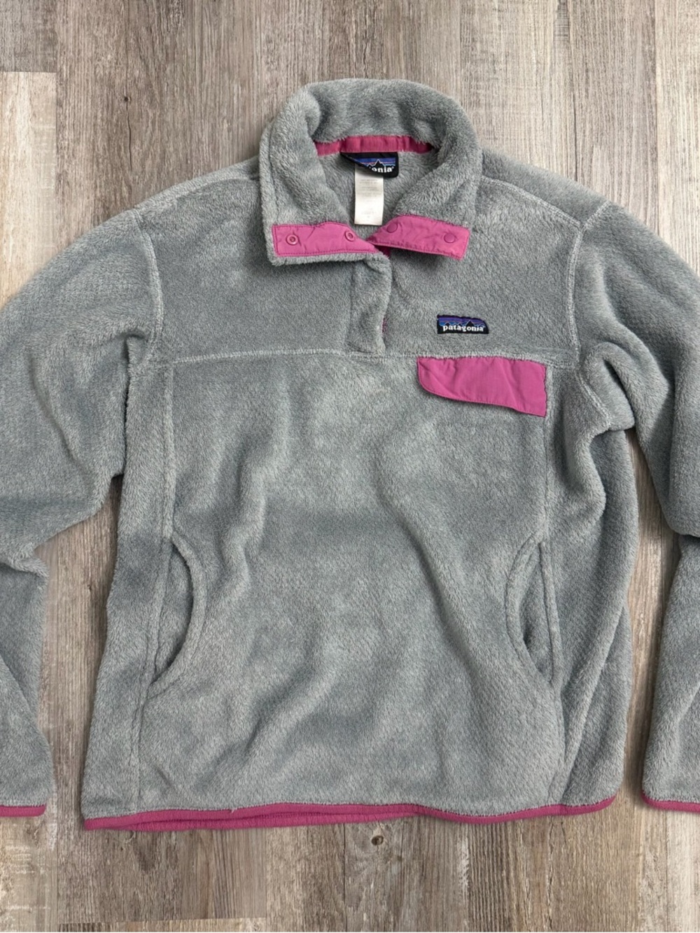 Patagonia Women’s Grey and Pink Snap Neck Pullover-size Medium